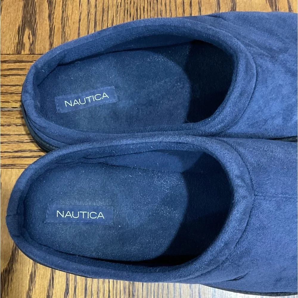 Nautica navy blue soft slippers L